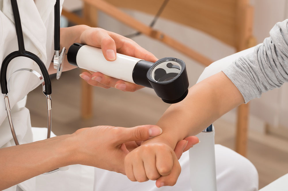 Plaque psoriasis – Causes, signs, and management options